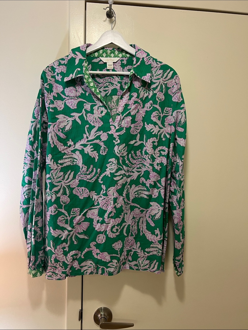 Lilly Pulitzer Jae Tunic in the "Brazilian Green Salty Sandbar